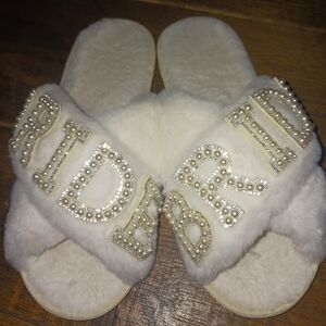 Faux Fur Bride Slippers Pearl Accents Size 40- 41 US 9 White Silver Wedding